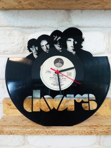 שעון תקליט מעוצב של להקת Doors