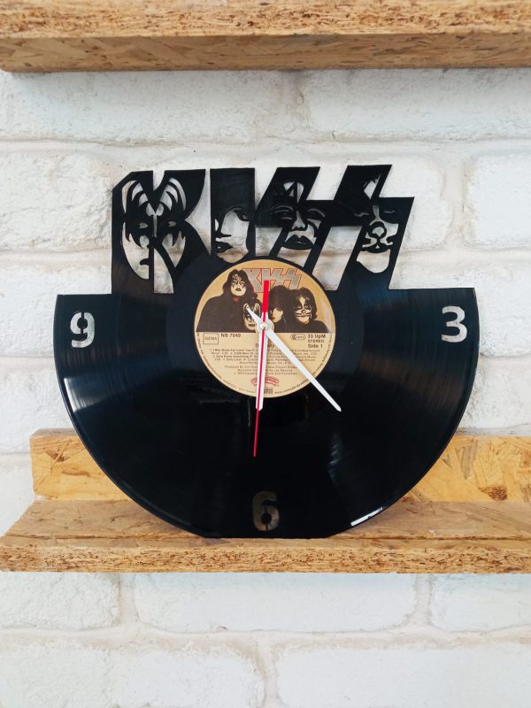 שעון תקליט מעוצב של להקת Kiss