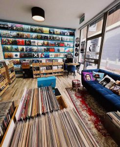 The Vinyl Room - חנות התקליטים המודרנית